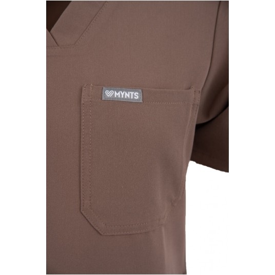MYNTS V-Neck Pocket Genius – Scrub Top Women WMT001 Sahara Mokka -zdjęcie numer 12